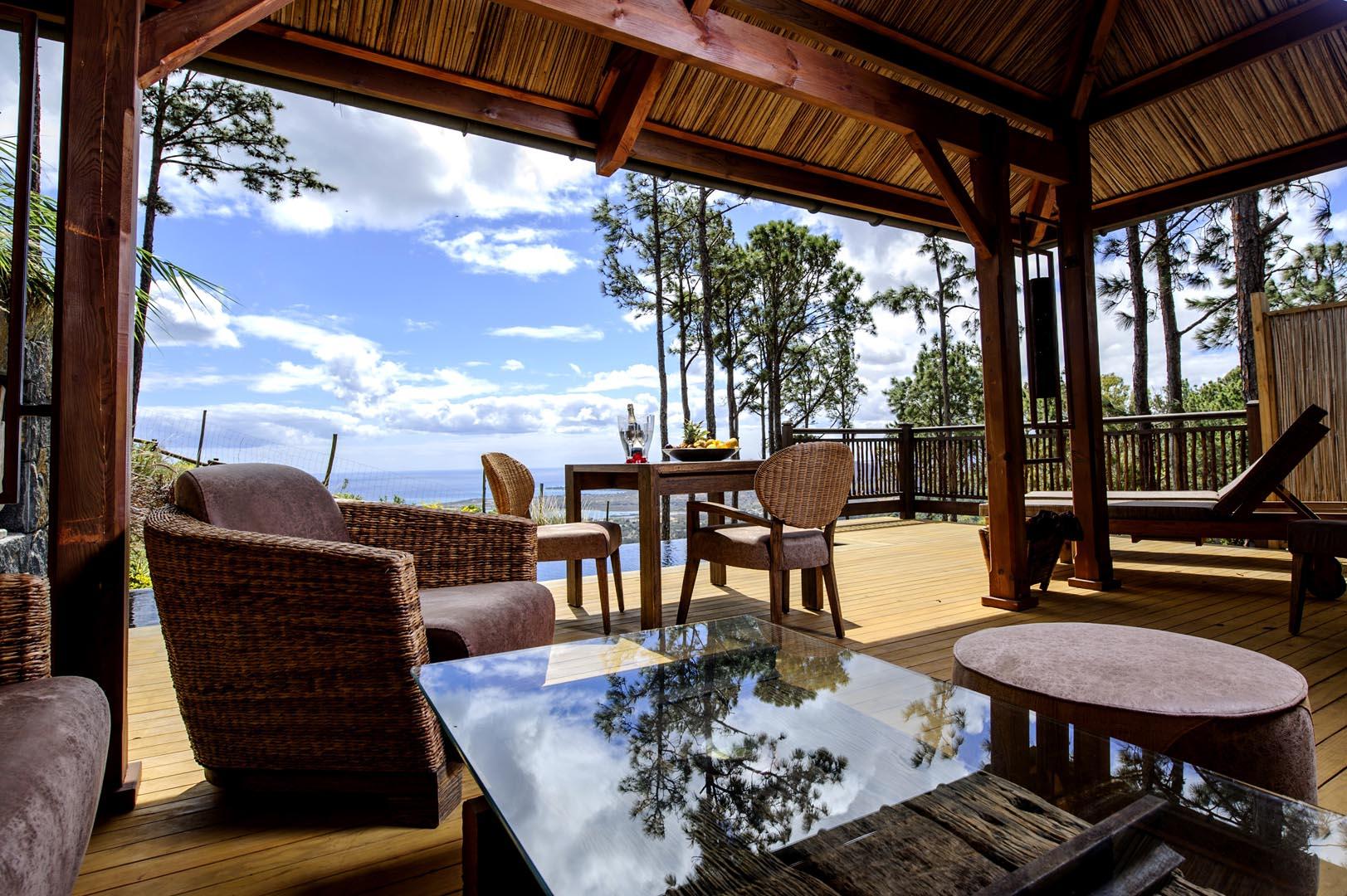 lakaz-chamarel-exclusive-lodge-mauritius-ile-maurice-seaview-pool-suite-2.jpg