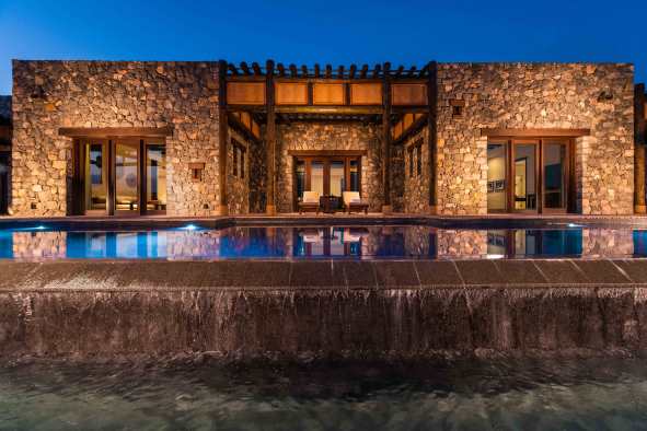 5outdoor-pool-image.jpg