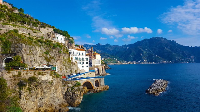 amalfi-coast-1989245_640.jpg